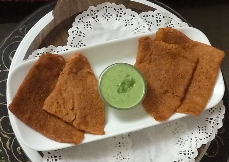 Simple Way to Make Speedy Red Bell Peppers Dosa with Green Bell Peppers &amp; Curd Chutney