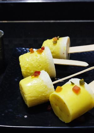केसर काजू कुल्फी (Kesar kaju kulfi recipe in Hindi) रेसिपी मुख्य फोटो