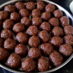 A picture of Aliv ladoo/Halim laddoo.
