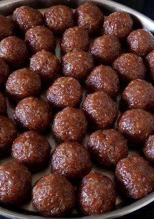 A picture of Aliv ladoo/Halim laddoo.