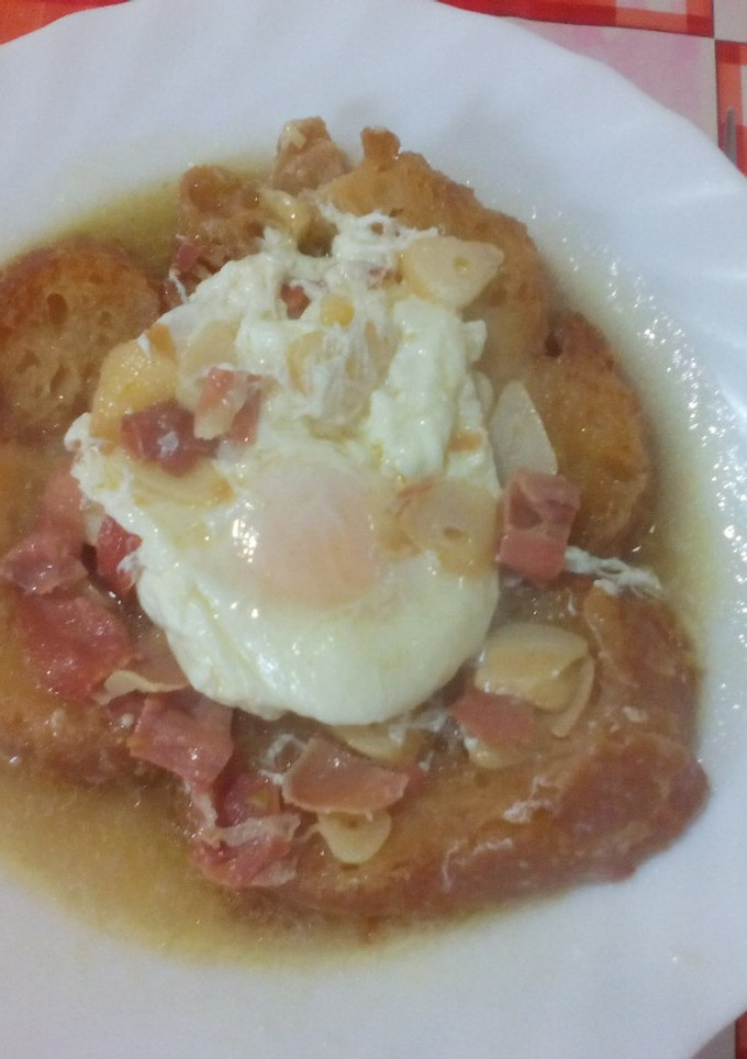 Una foto de Sopa de ajo 