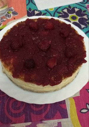 Una foto de Pay de queso con frambuesa