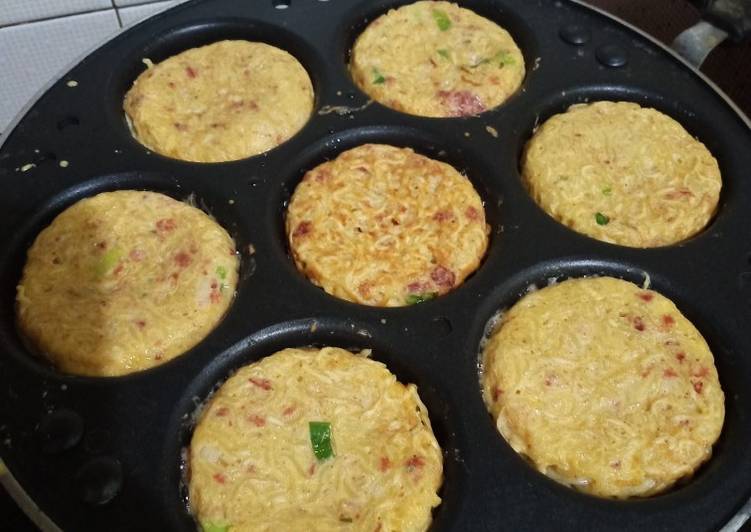 Bagaimana Memasak Martabak mie kornet mini Yang Sempurna