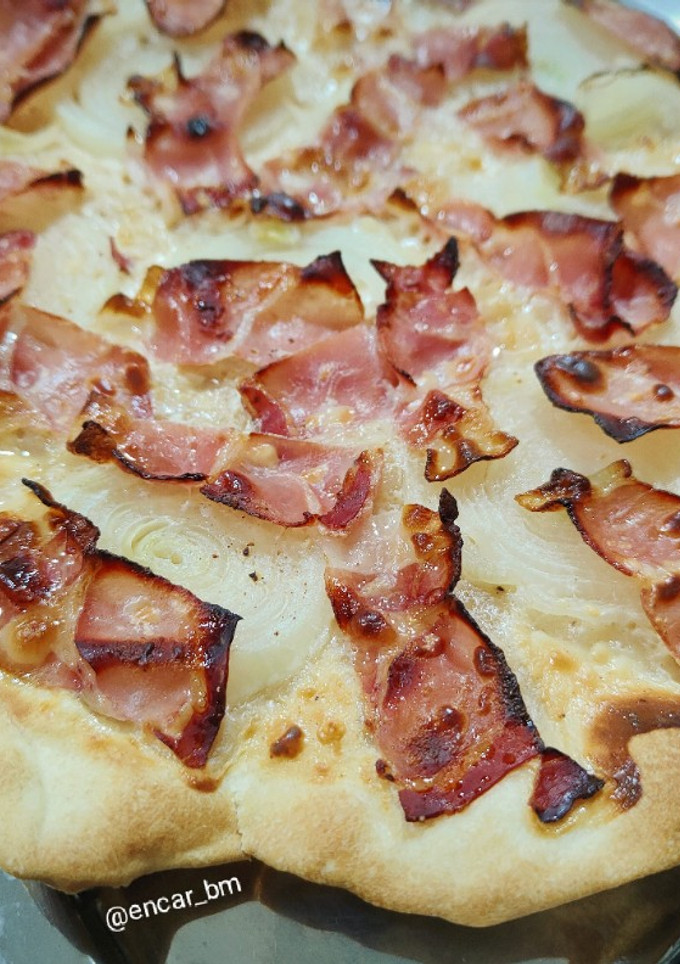 Una foto de Flammkuchen –pizza alemana–