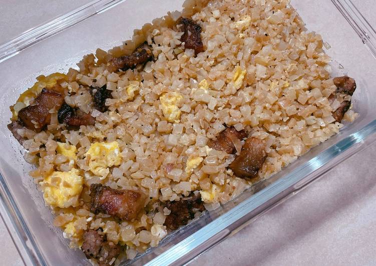 不專業適量小廚房發表的鹹豬肉炒飯 白花椰菜米 食譜 Cookpad