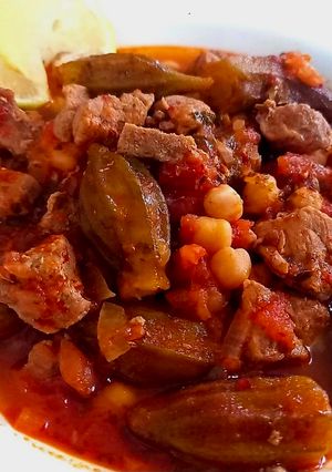 صورة لوصفة بامية باللحمة والحمص 🍖🍖