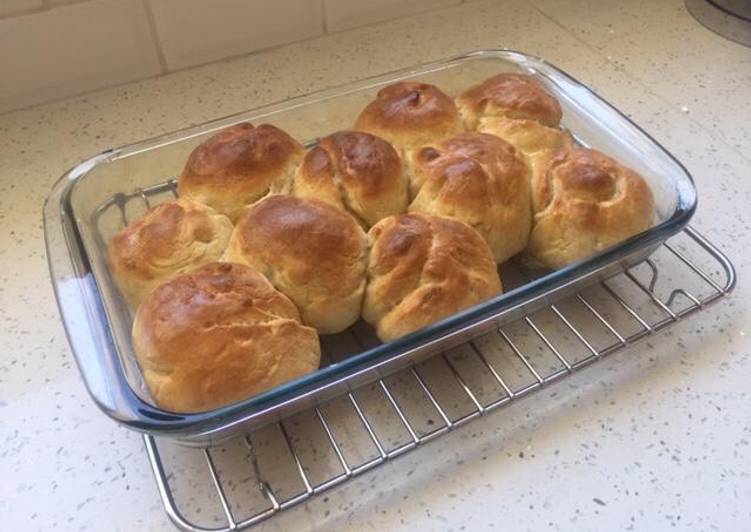 How to Make Super Quick Homemade Dinner rolls in under 30min