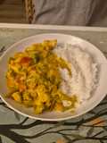 Curry con leche de coco y crema de cacahuete