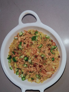 नमकीन मसाला पोहा (Namkeen Masala poha recipe in hindi) रेसिपी मुख्य फोटो