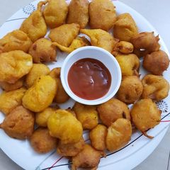 A picture of Monsoon snack mix bhajis.