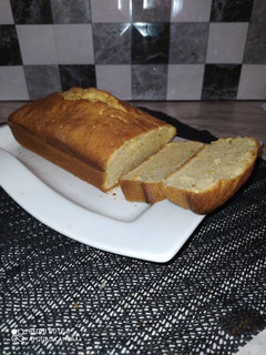 A picture of Madeira cake.