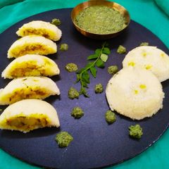 A picture of Farali Stuff Idli with Curry leaves Chutney.