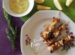 Foto di Spiedini di lombo di maiale con salsa di mele, zenzero e rosmarino