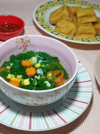Langkah Mudah untuk Membuat Resep  Sayur Bening Daun Katuk yang Enak Banget, Bikin Ketagihan