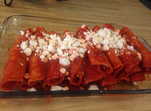 Una foto de Enchiladas Rojas 🌶