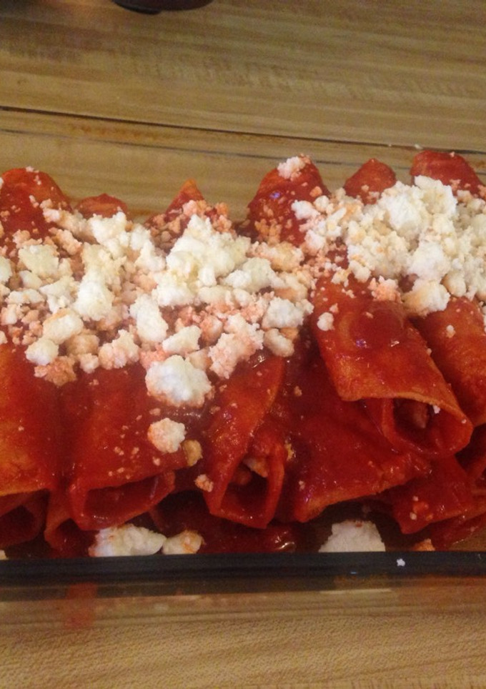Una foto de Enchiladas Rojas 🌶