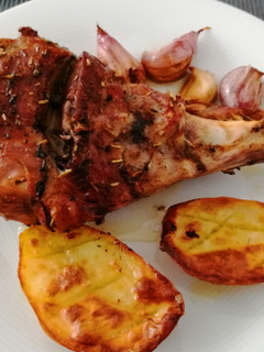 Una foto de Pierna de cordero lechal al horno