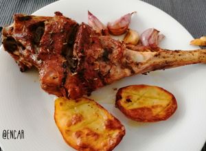 Foto principal de Pierna de cordero lechal al horno