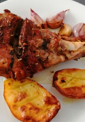 Una foto de Pierna de cordero lechal al horno