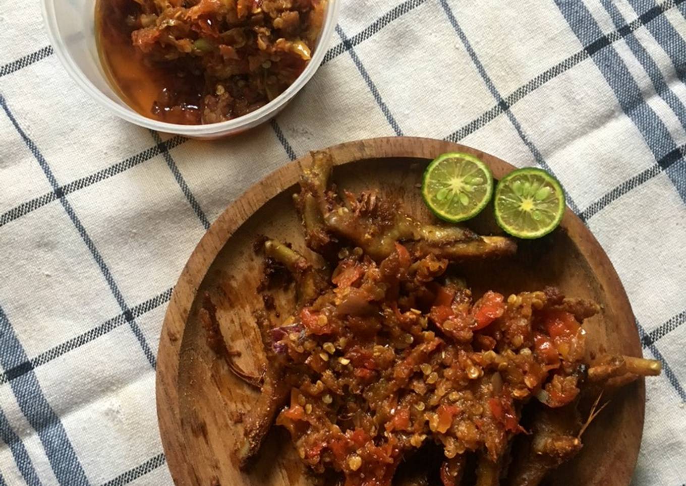 Ceker goreng penyet
