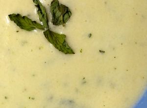 Foto principal de 17. 🍵Sopa griega fría de pepino, yogur y menta🥒