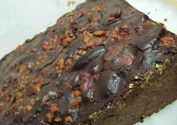 Bagaimana Menyiapkan Double Chocolate Brownies with Cookies yang Bisa Manjain Lidah