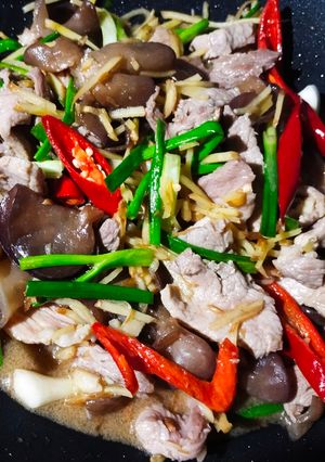 รูปของ หมูผัดขิงคีโต