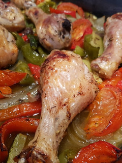 Una foto de Pollo con limón y hierbas provenzales