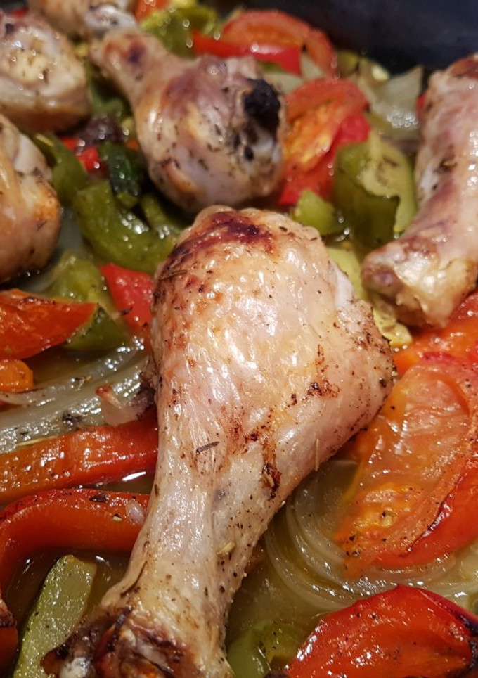 Una foto de Pollo con limón y hierbas provenzales