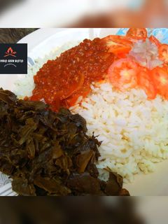 Shinkafa da Miya da ganyen tafasa ainihin hoton girkin