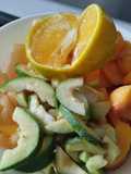 Ensalada de frutas con jugo de naranja y sal🍈🍑🍊🧂🍋‍🟩