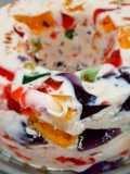 Mosaico de gelatina com leite condensado