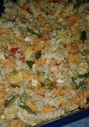 Una foto de Zapallito revuelto c/pollo y tirabuzón