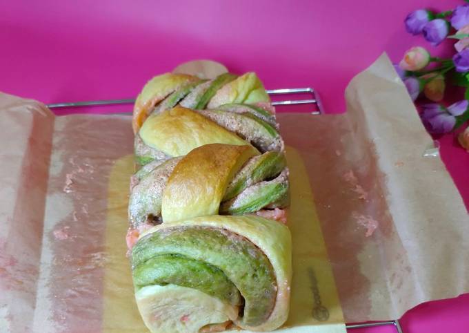 Langkah Mudah untuk Membuat Matcha Sakura Latte Babka, Enak Banget