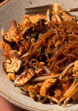 A picture of Shirataki (Konjac) Stir Fried Noodles ʕ·͡ᴥ·ʔ.