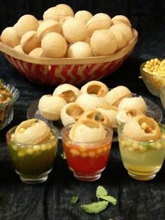 પાણીપુરી ની પૂરી(pani puri puri ni recipe in Gujarati) રેસીપી મુખ્ય ફોટો