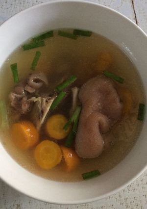 Hình của món Canh giò hầm cà rốt.