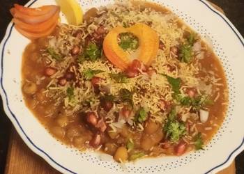 Easy Cooking Recipe Ragda Pattice Chaat Delicious and Healthy