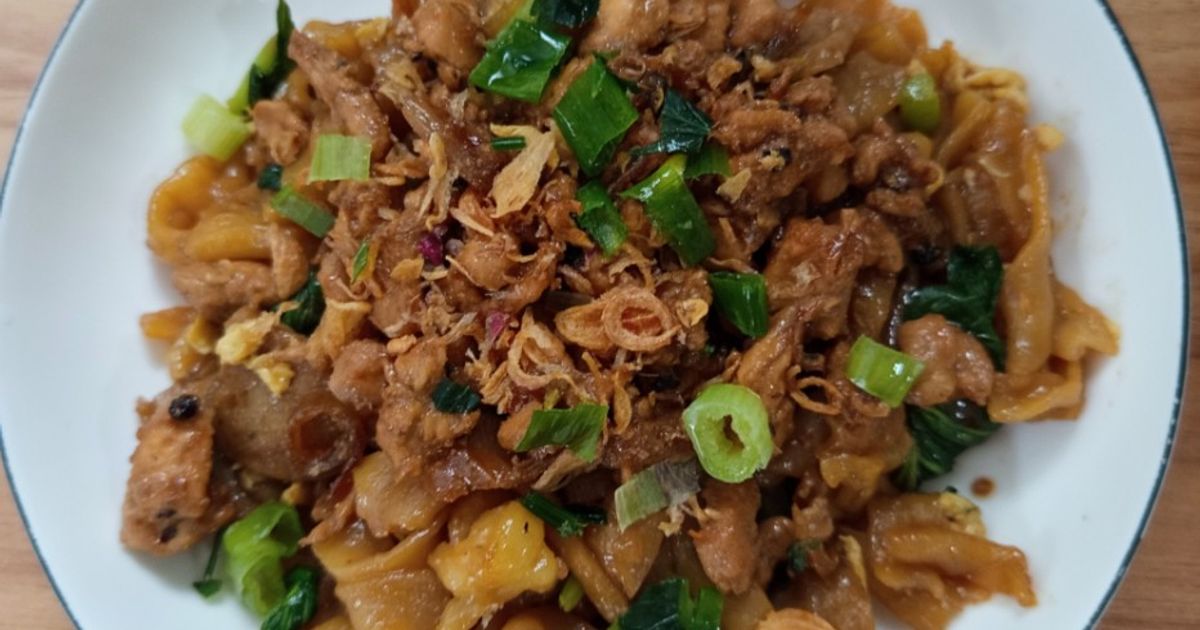 496. Kwetiaw Bakso Ayam Lada Hitam