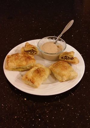 A picture of Cheeseburger Turnovers.