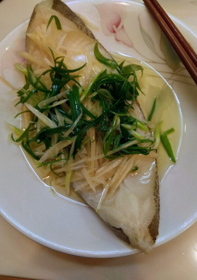 清蒸鱈魚（低醣生酮餐）（家常菜）（簡單料理）（電鍋料理） 的食譜成品照片