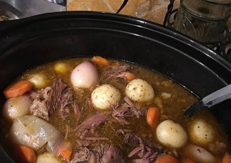 Sunday Slow Cooker Pot Roast