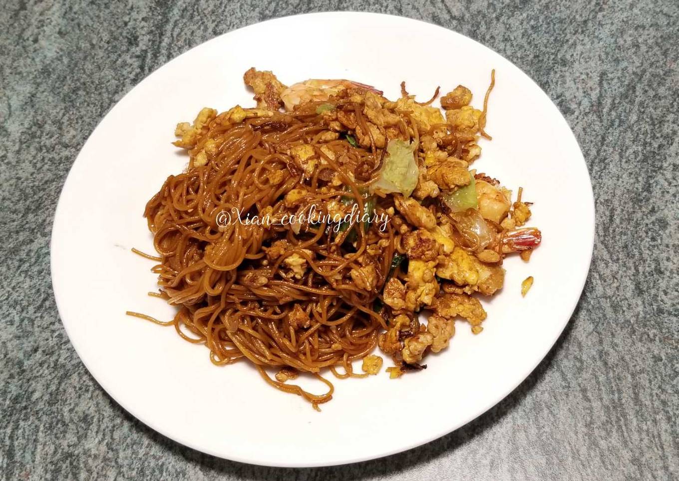 Indonesian Fried Noodle (Mie goreng)