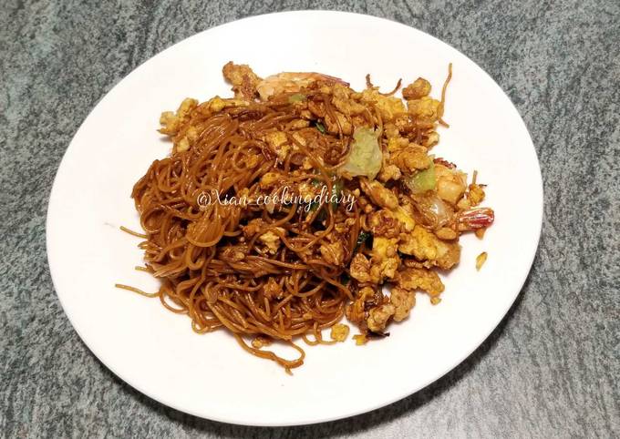 Indonesian Fried Noodle (Mie goreng)