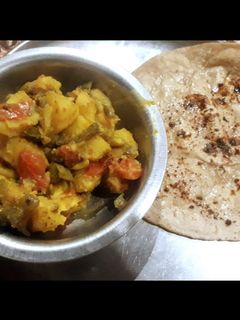 आलू और सेम की फली की सब्जी (aloo aur sem ki phali ki sabzi recipe in Hindi) रेसिपी मुख्य फोटो