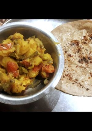 आलू और सेम की फली की सब्जी (aloo aur sem ki phali ki sabzi recipe in Hindi) रेसिपी मुख्य फोटो