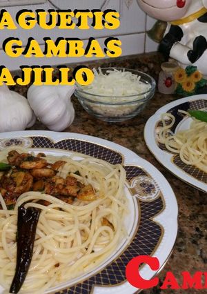 Foto principal de Espaguetis con gambas al ajillo