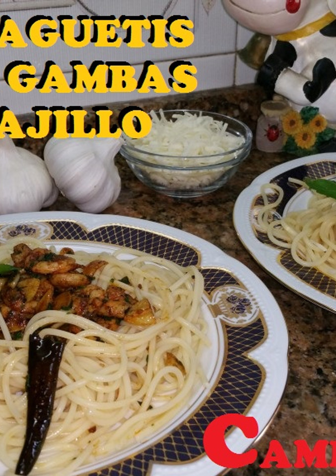 Una foto de Espaguetis con gambas al ajillo