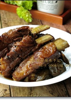 [紫蘇梅燒排骨]簡易下飯菜 的食譜成品照片