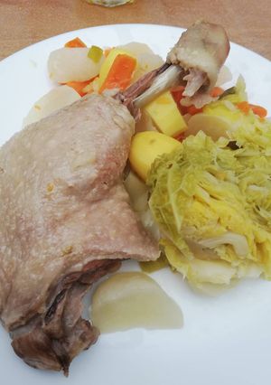 Une photo de Pot au feu de canard